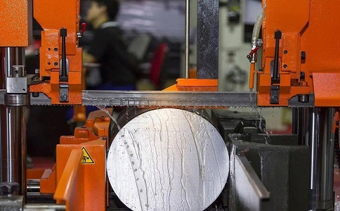 连州立式金属带锯床切削出现跑带故障解决方法！